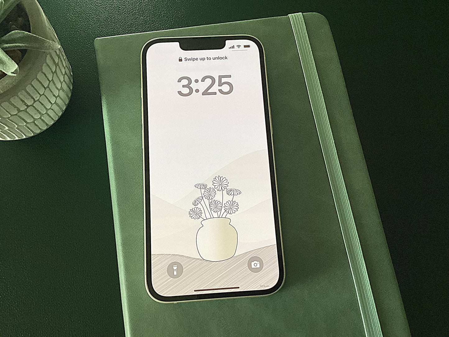 Minimalist Design - Pottery vase with flowers | Digital wallpaper | Fit for all screens